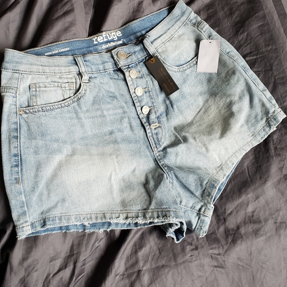 NWT Refuge Shorts - Picture 1 of 3